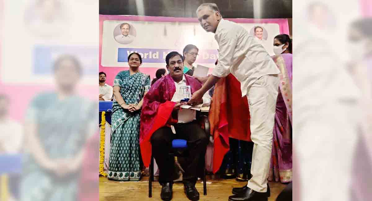 Adilabad: Dr Narender bags State best DMHO award