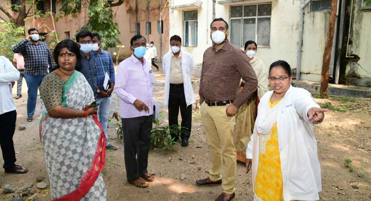 Doctors’ approach to patients should be humane: Karimnagar Collector