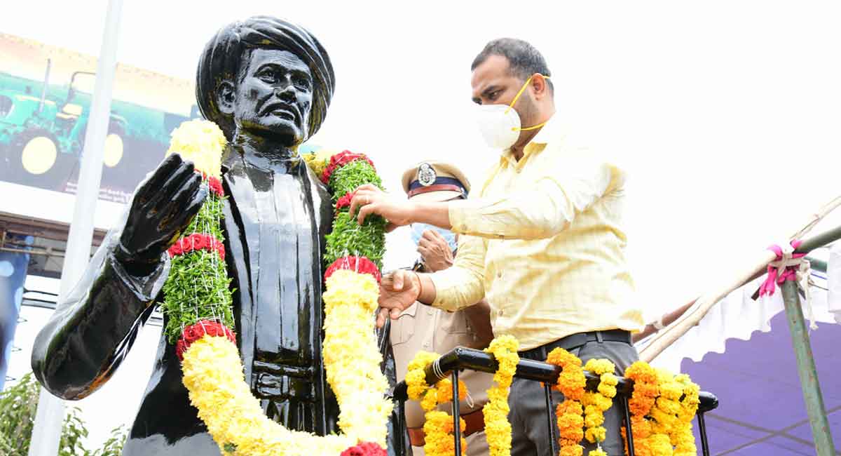 Jyotirao Phule a guide for women education: Karimnagar Collector