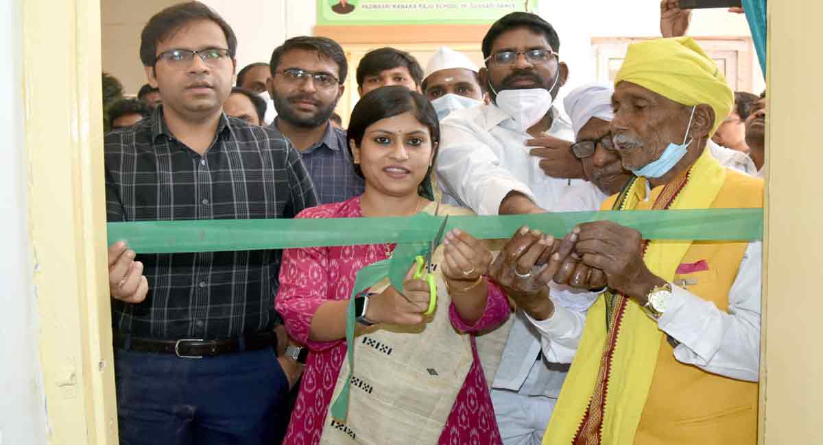Adilabad Collector inaugurates Kanaka Raju School of Gussadi Dance