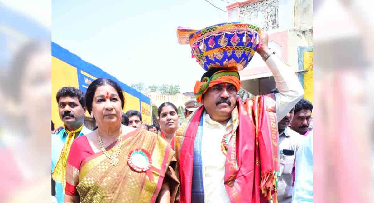 Warangal: Dayakar Rao, his wife attend celestial wedding of Lord Rama and Sita