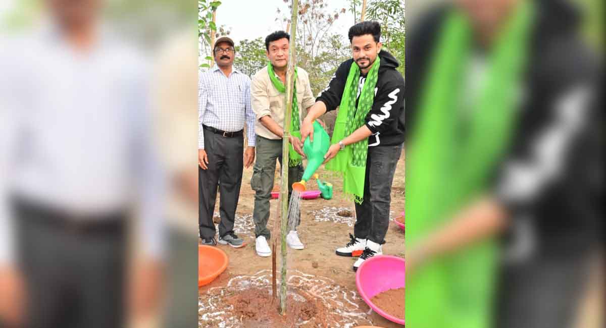 Green India Challenge: Kunal Khemu, Ken Ghosh plant saplings at KBR Park