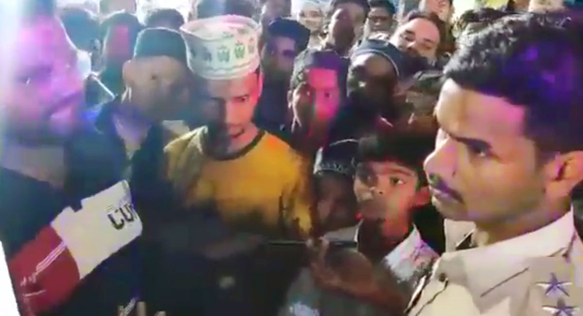 KTR asks DGP for stern action against corporator who abused cops