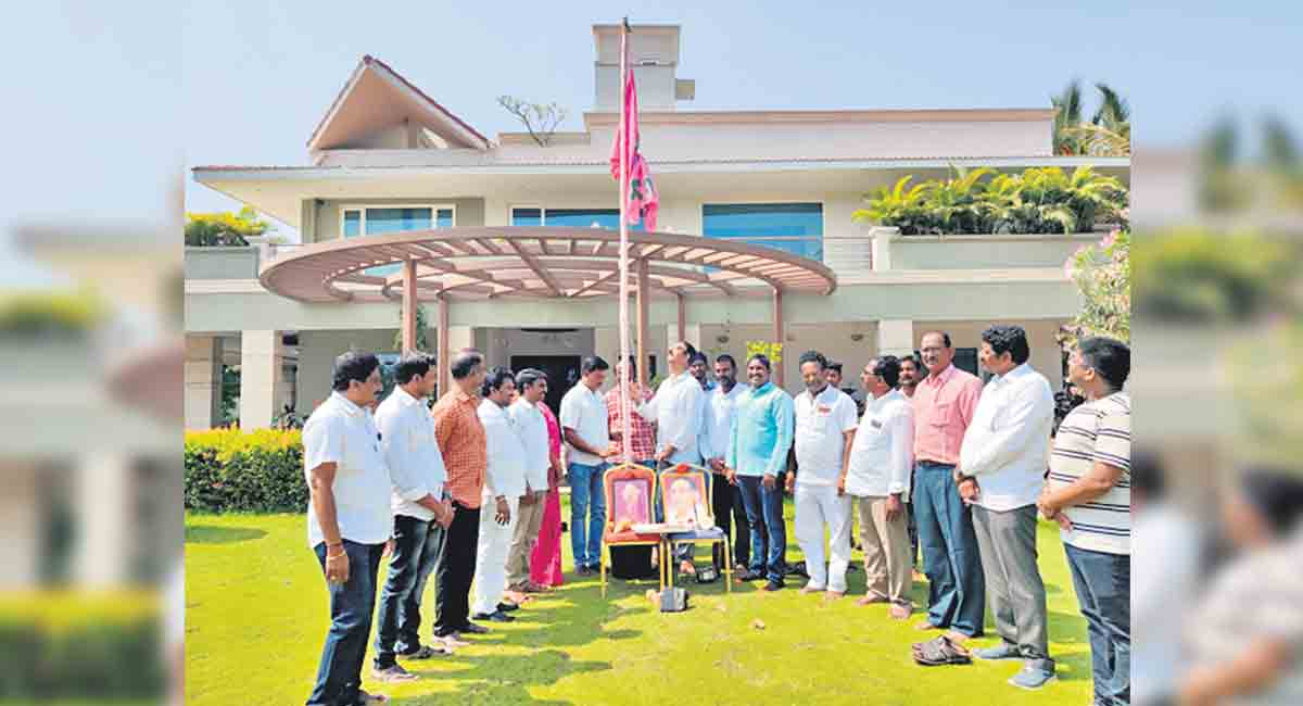 TRS formation day celebrated in spirited manner in Khammam