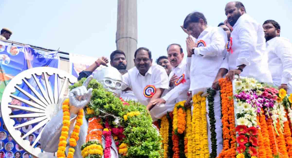 Koppula challenges Congress, BJP to implement Dalit Bandhu scheme