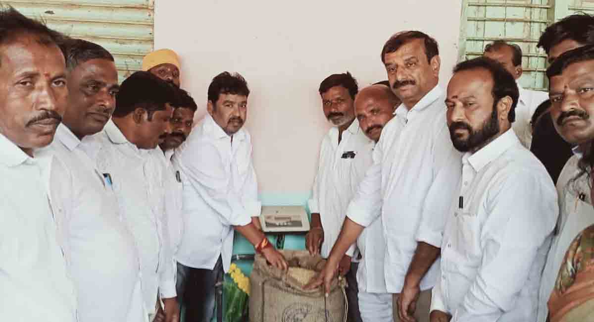Teach a lesson to BJP for not procuring paddy: MP Kotha Prabhakar Reddy