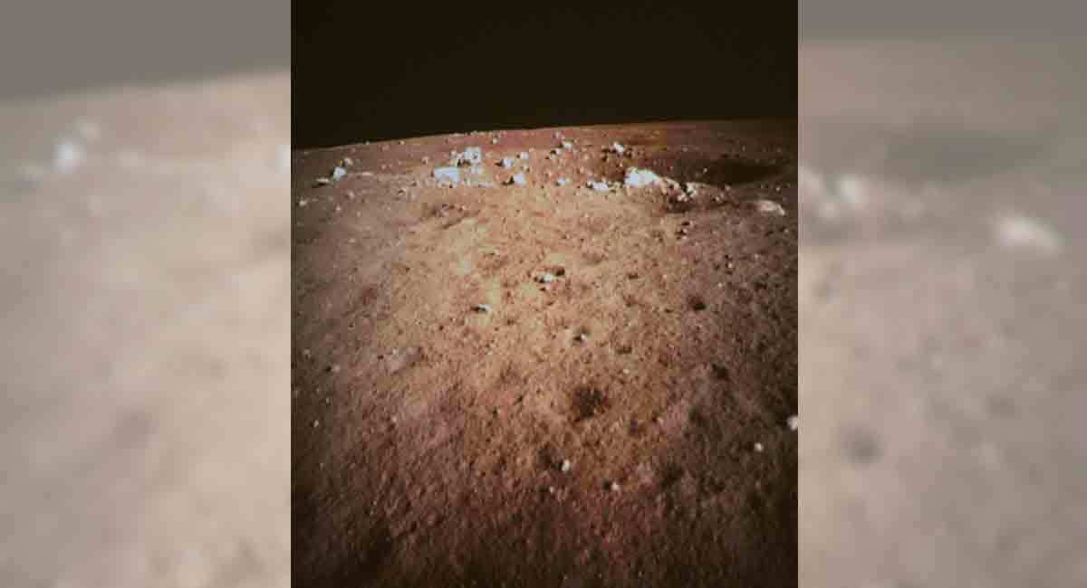 Ice on lunar surface likely preserved by ancient magnetic fields