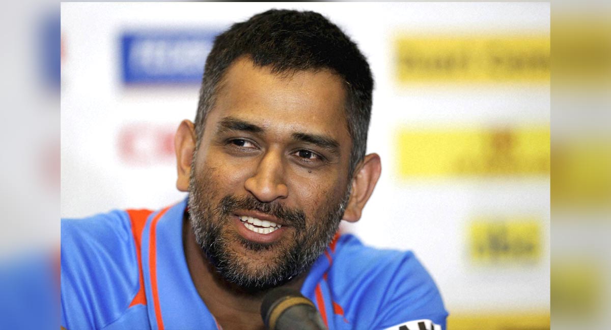 MP sends 2,000 chicks of ‘Kadaknath’ breed to MS Dhoni’s Ranchi farm