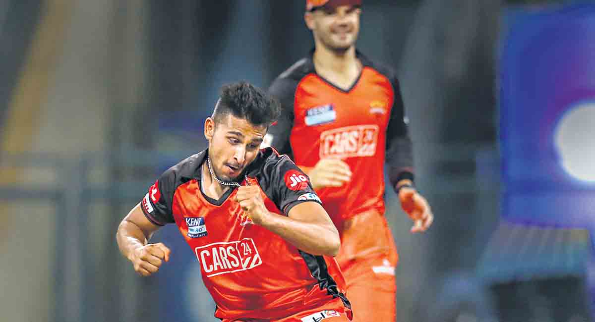 IPL preview: Inform Sunrisers Hyderabad take on Chennai Super Kings