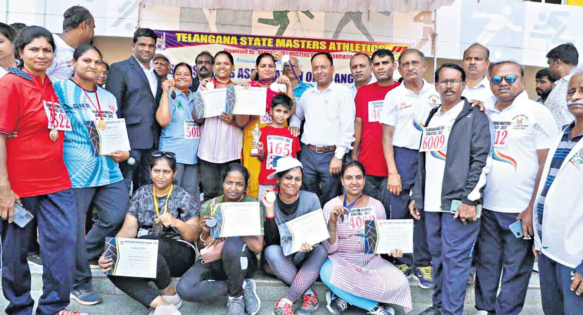 Suresh, Tanu Das clinch gold at Telangana Masters Athletics Championships