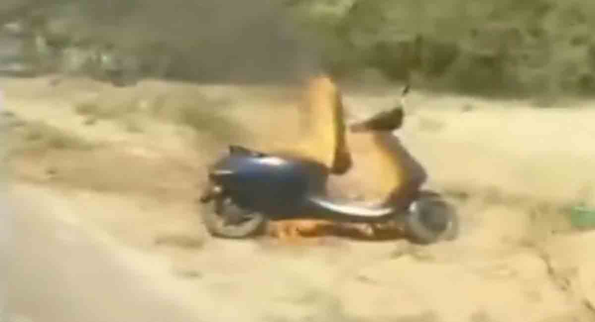 Fed up with its performance, Tamil Nadu man sets his Ola scooter on fire