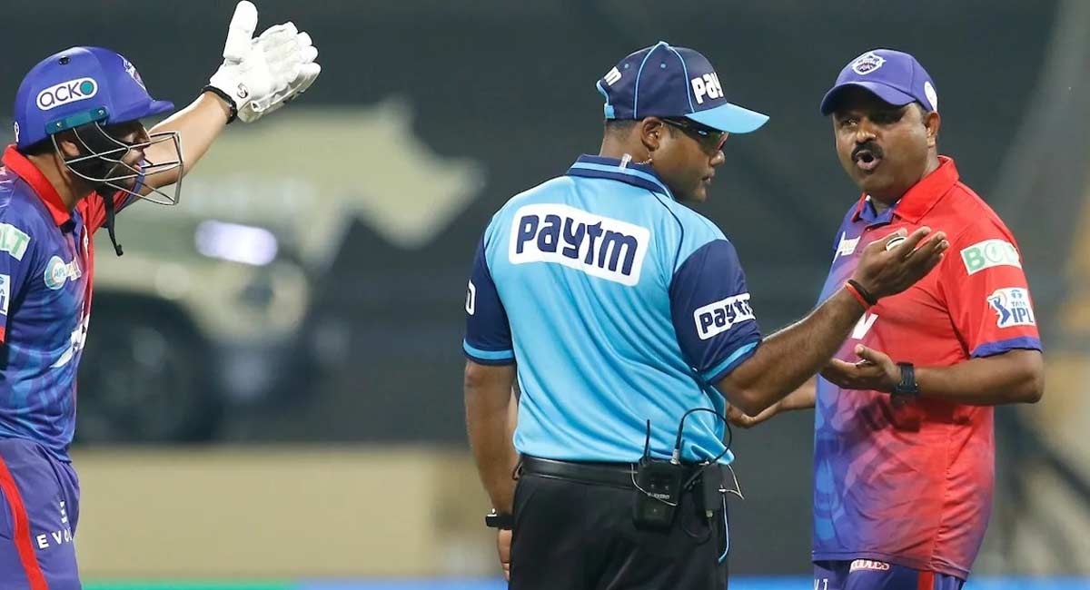 Pant, coach Amre pay a huge price for breaching IPL’s Code of Conduct