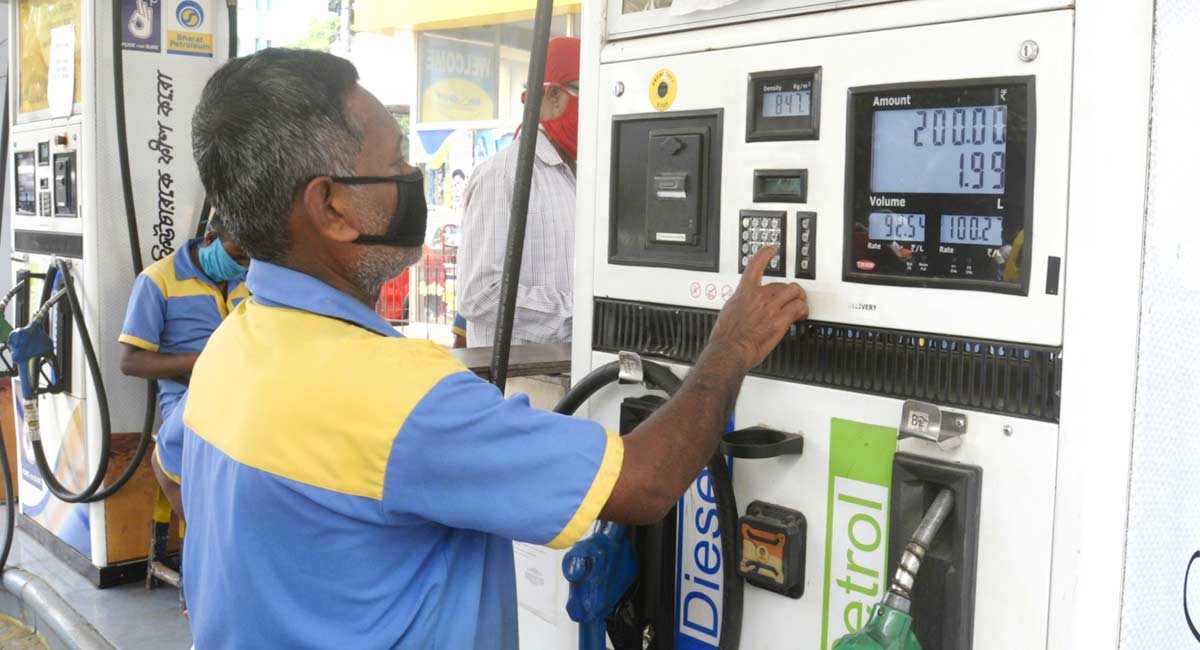 Petrol prices go up again, costs Rs.118.59 in Hyderabad on April 5