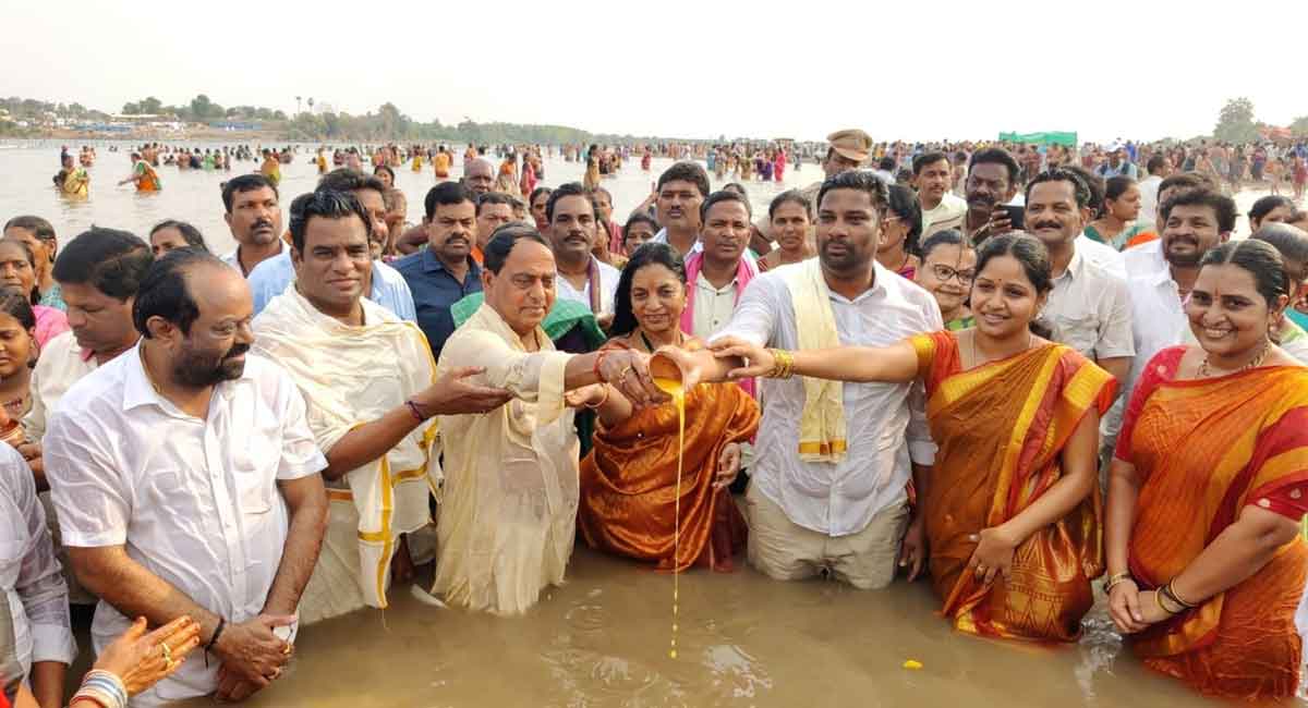 Pranahita Pushkaralu kick start on grand note in Mancherial, Asifabad