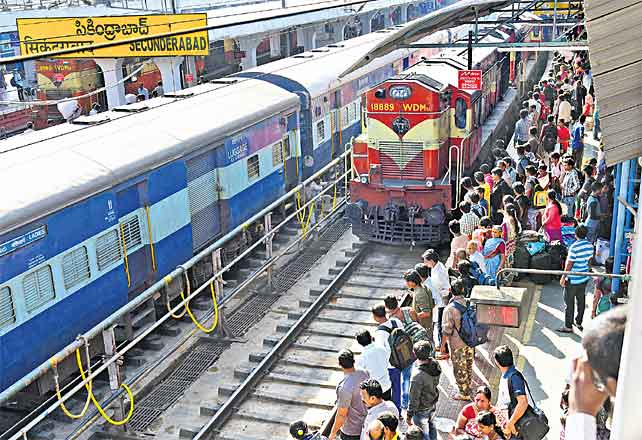 Special train services between Visakhapatnam and Secunderabad extended 