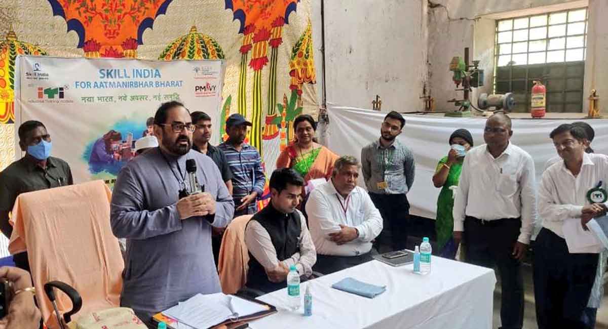 Submit proposals for industrial training centre in Kothagudem: Union Minister