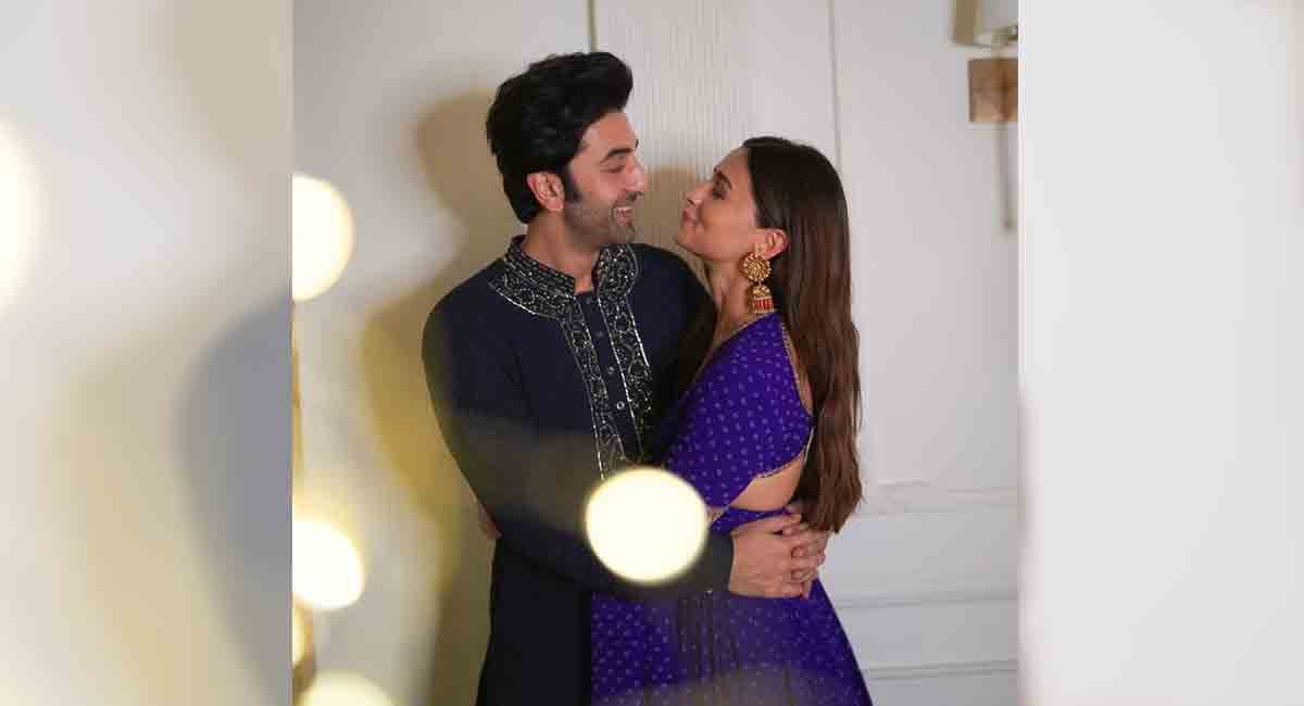 Alia Bhatt, Ranbir Kapoor to get married mid-April?