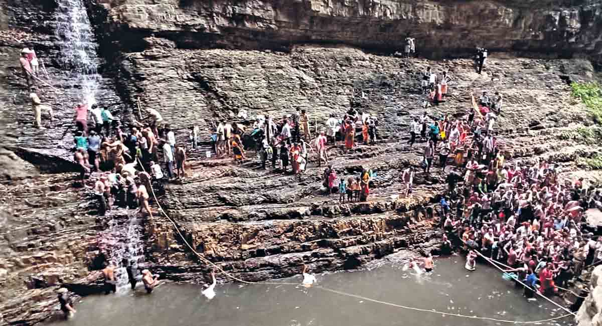 Nagarkurnool: Saleshwaram yatra begins after two years