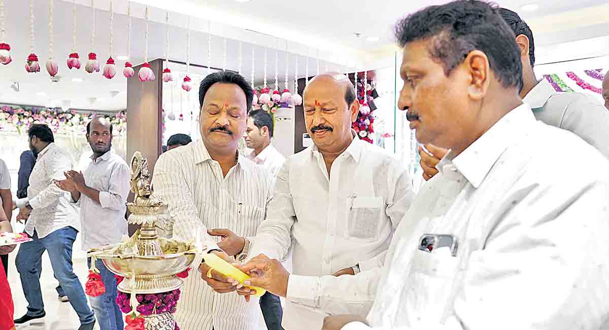 Bring out your inner diva at this sari store