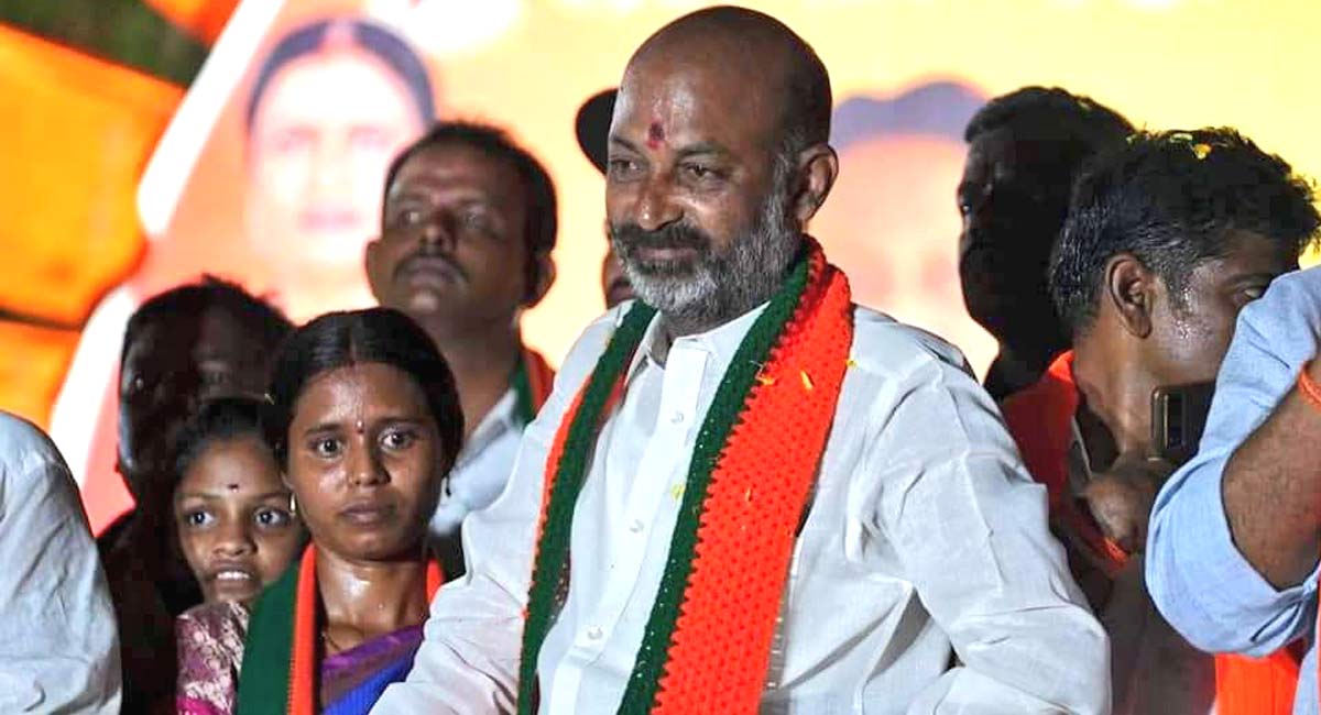 Take money from KCR, but vote for BJP: Bandi urges people of Telangana