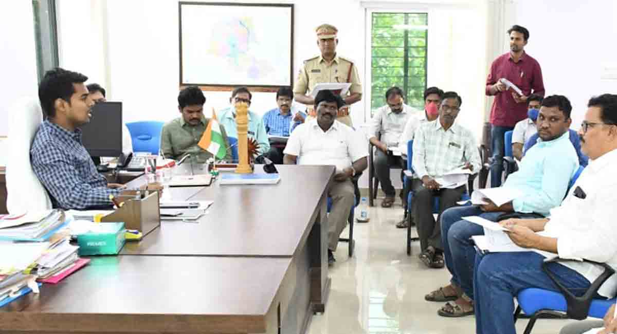 Speed up processing of Dalit Bandhu applications, Kothagudem Collector tells officials