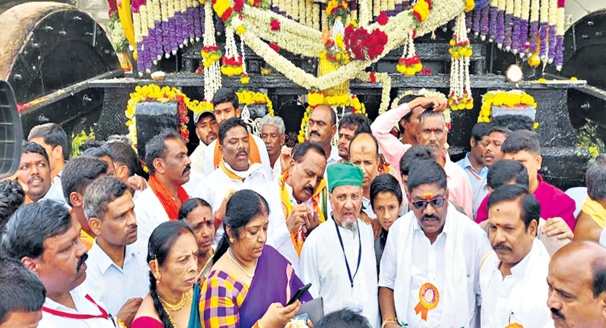 Chariot fete in Karnataka temple begins with Quran recital