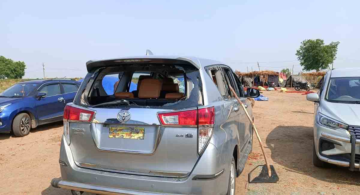 Mancherial: Tension prevails in Chennur as BJP, TRS activists clash