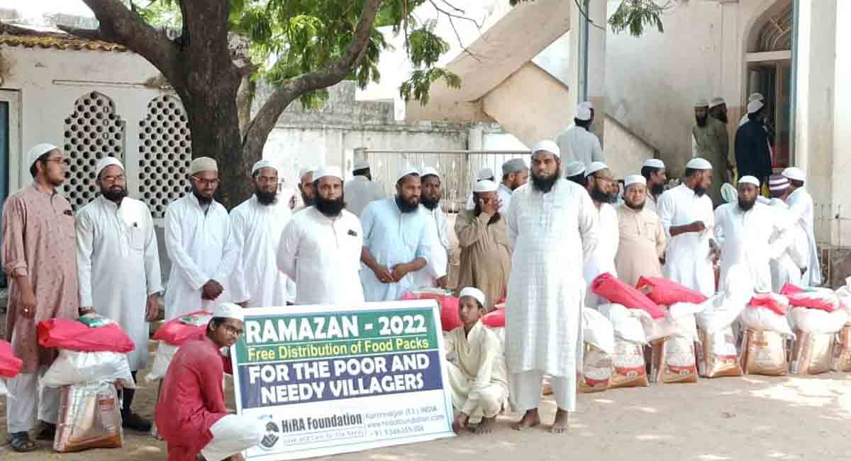 Karimnagar: Hira foundation distributes grocery, new clothes to poor Muslims