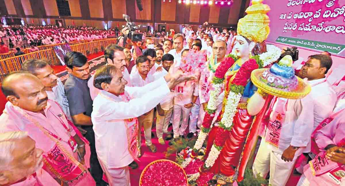 Country needs alternative agenda: KCR