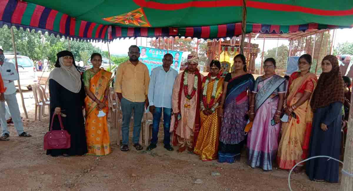 Inspired by Kalayana Lakshmi, HMS performs marriages of poor women