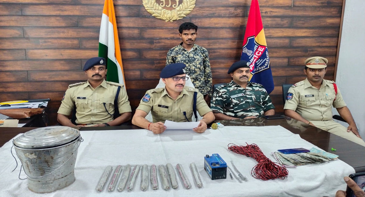 Maoist South Bastar supply team in-charge held, explosive material seized