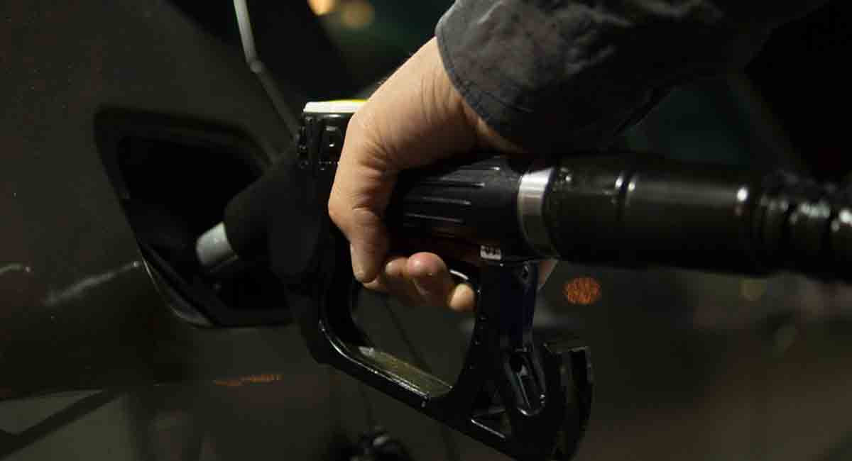 Fuel prices rise to record high in Sri Lanka