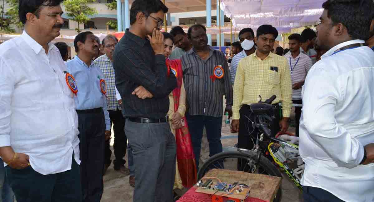 Play an active role in societal development, engineering students told