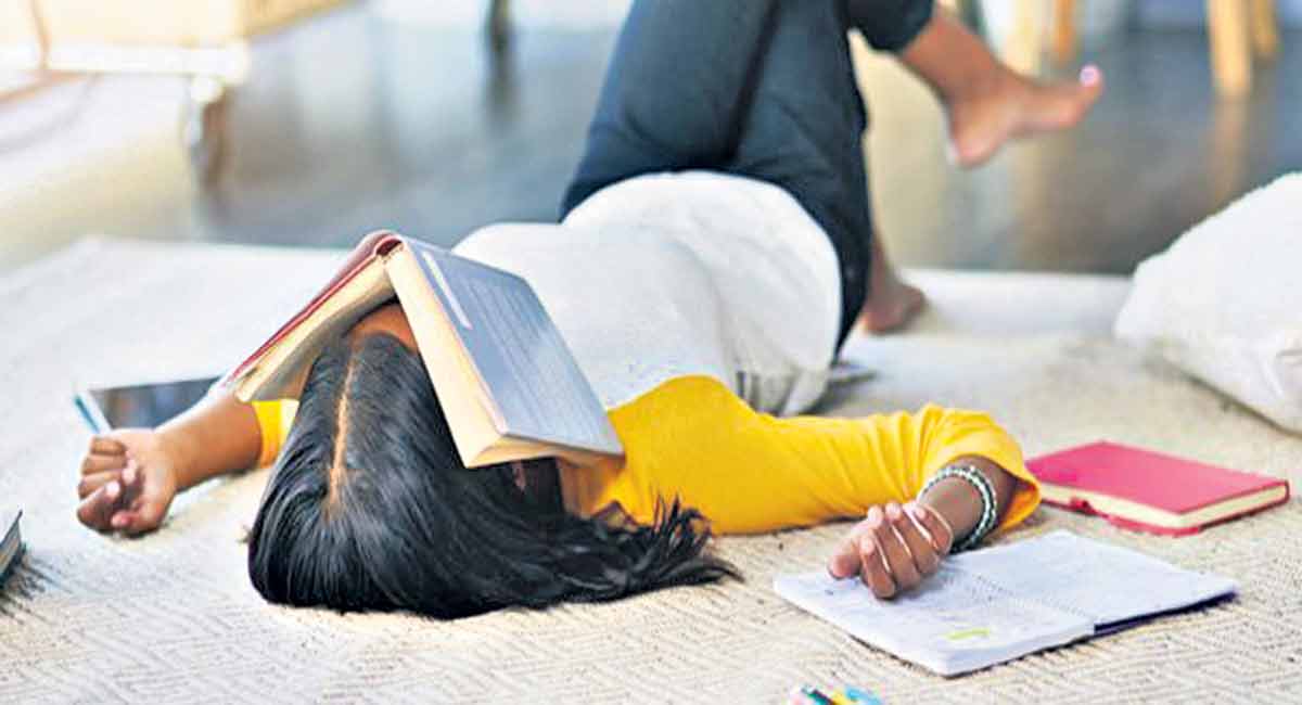 What to do if you’re feeling sleepy while studying