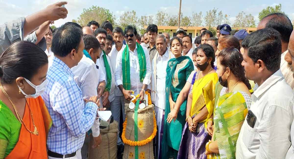 Telangana govt will purchase entire yasangi paddy: Puvvada