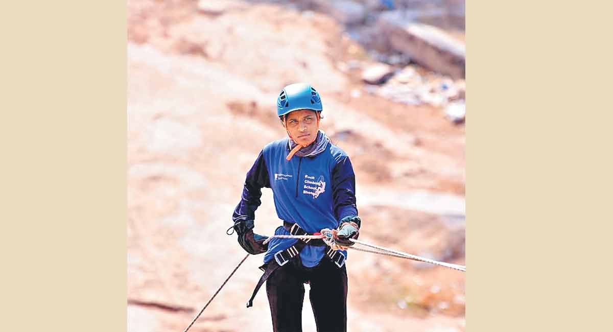 Telangana’s mountaineer Anvitha Reddy scales Mt Everest