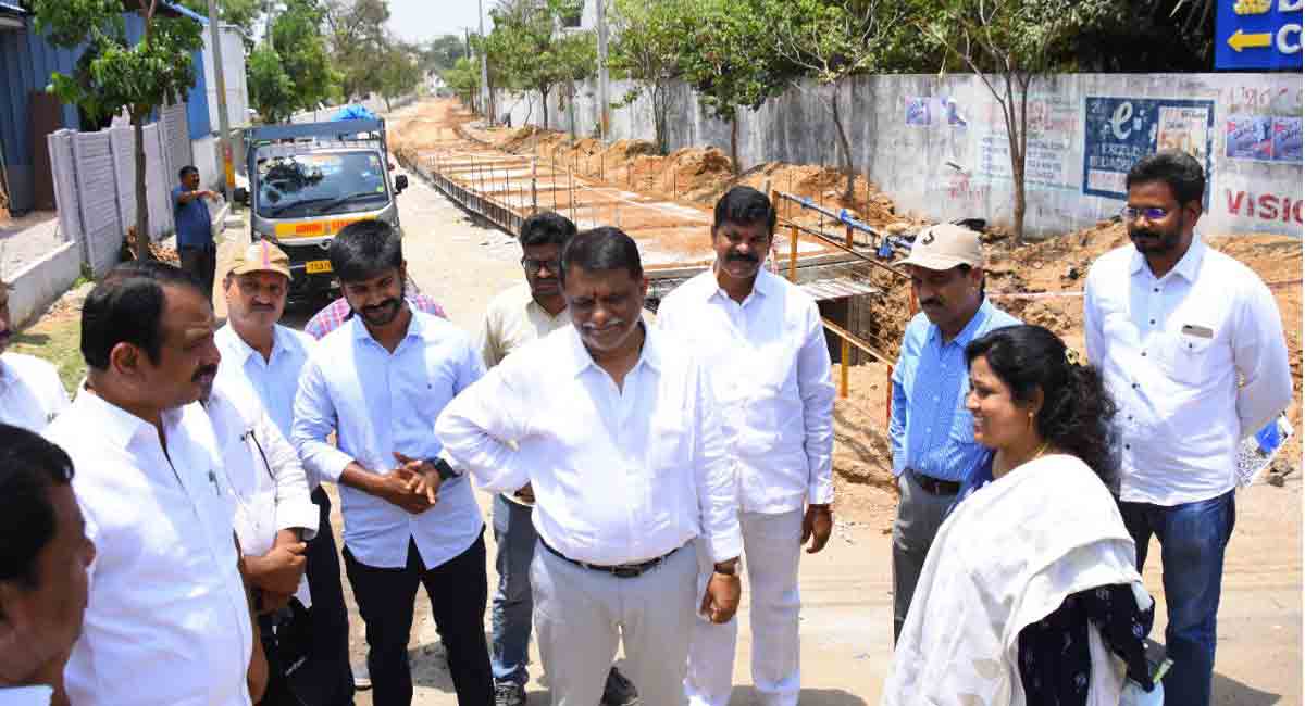 Hyderabad: Arvind Kumar inspects SNDP works at Nagole, Bandlaguda