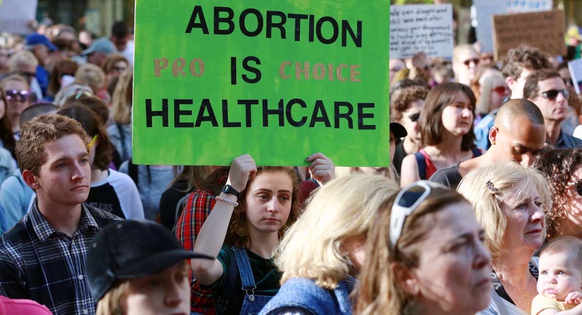 Canada strengthens access to abortion services