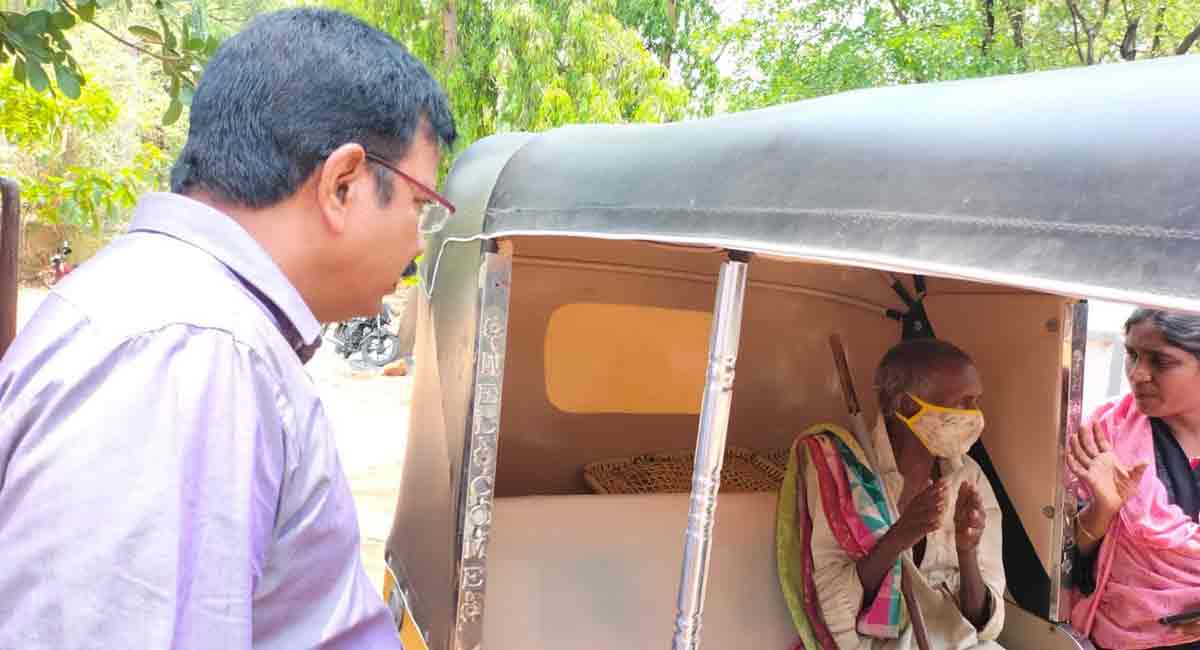Kothagudem Collector comes to rescue of elderly man abandoned by his sons