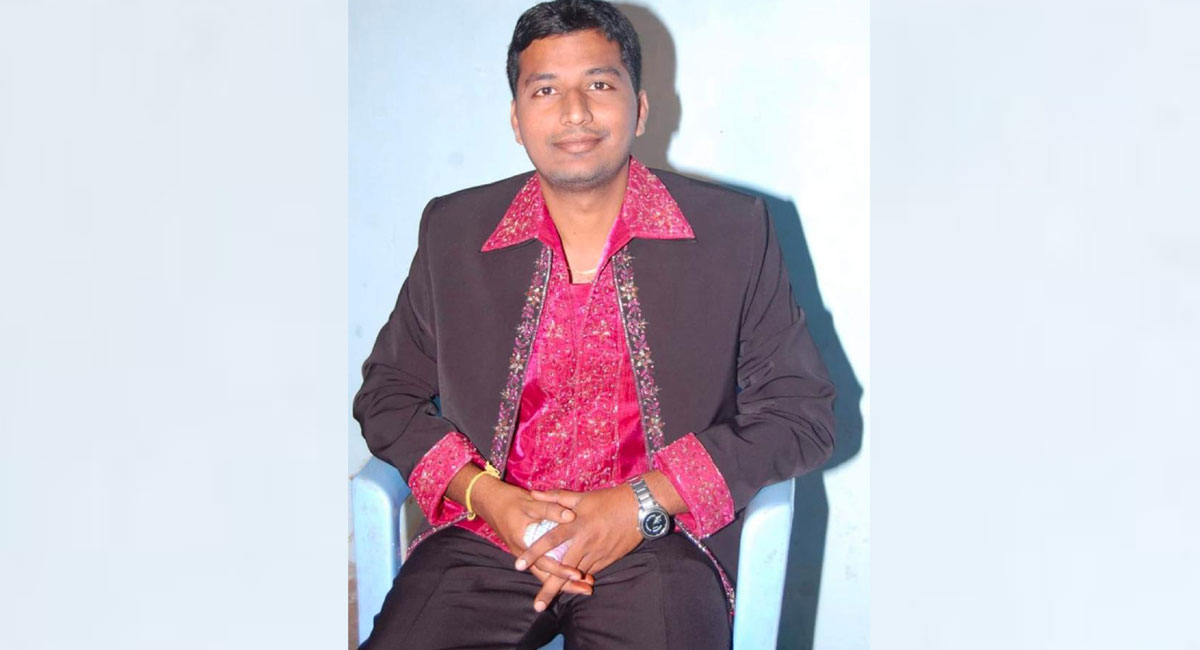 Sangareddy: In a rare tribute, classmates to set up two libraries in memory of their friend