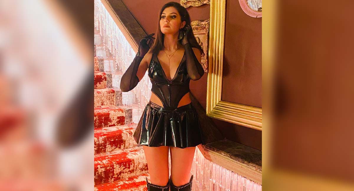 Elnaaz is a part of Karan Johar’s ‘Jugjugg Jeeyo’