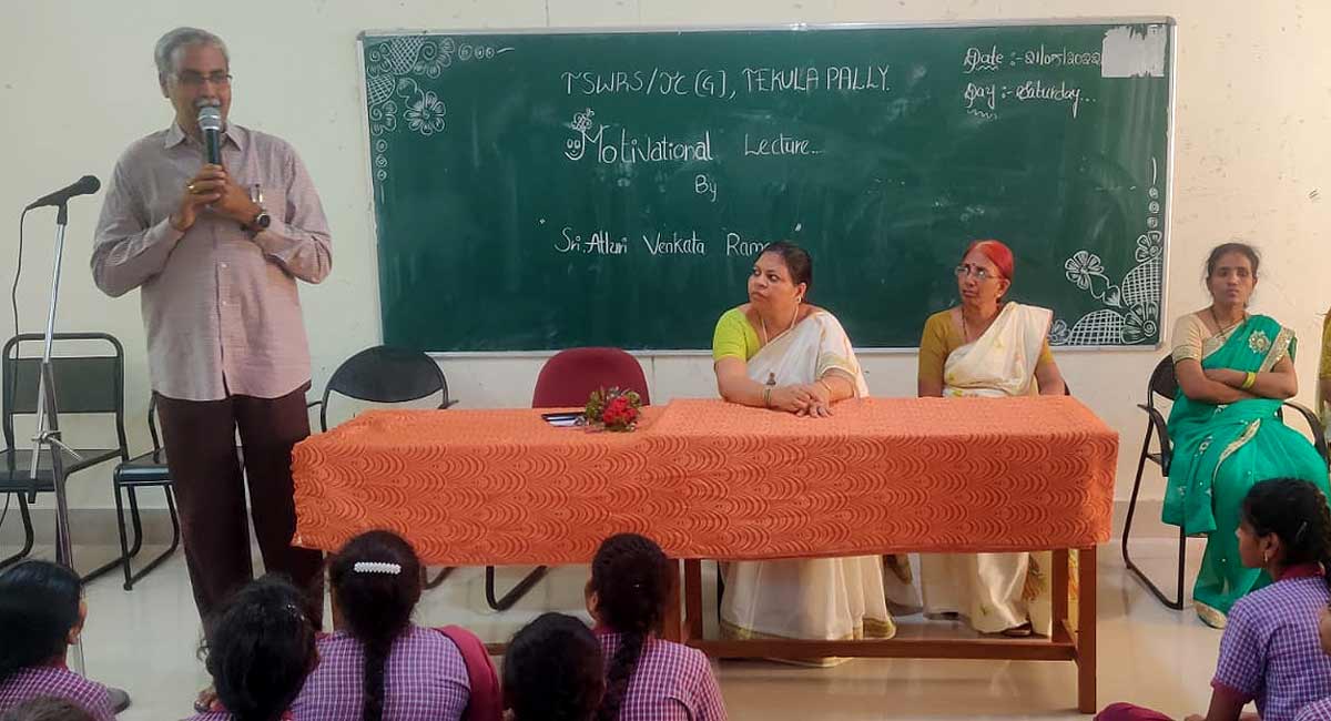 Girl students ruling the roost in the field of education: Expert