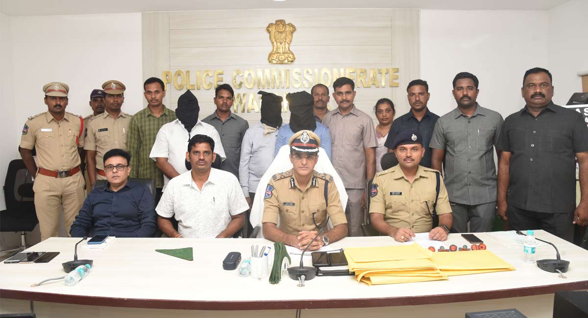 Hanamkonda: Fake certificate racket busted, 153 certificates seized