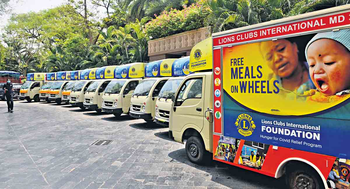 Lions Club launches 20 free food trucks in Telangana