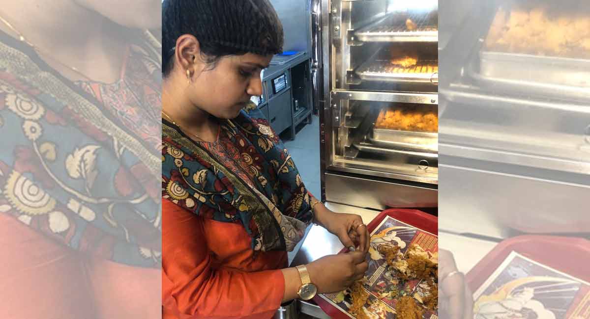 GHMC inspects KFC after customer finds rubber band in chicken