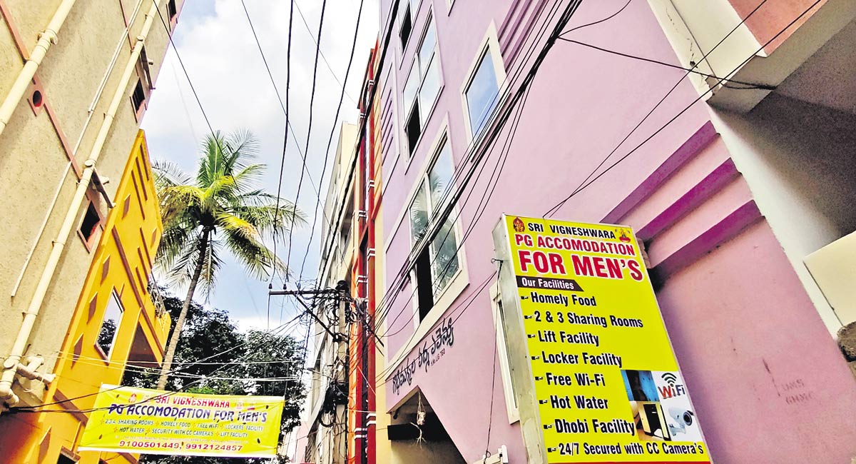 Working women face accommodation problem in Hyderabad