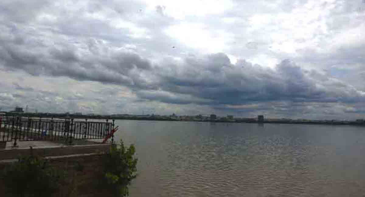 Hyderabad wakes up to cloudy weather