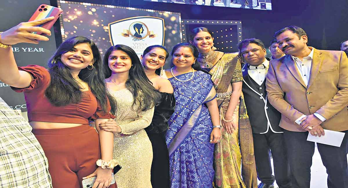 Hyderabad: Night of brilliance and glamour