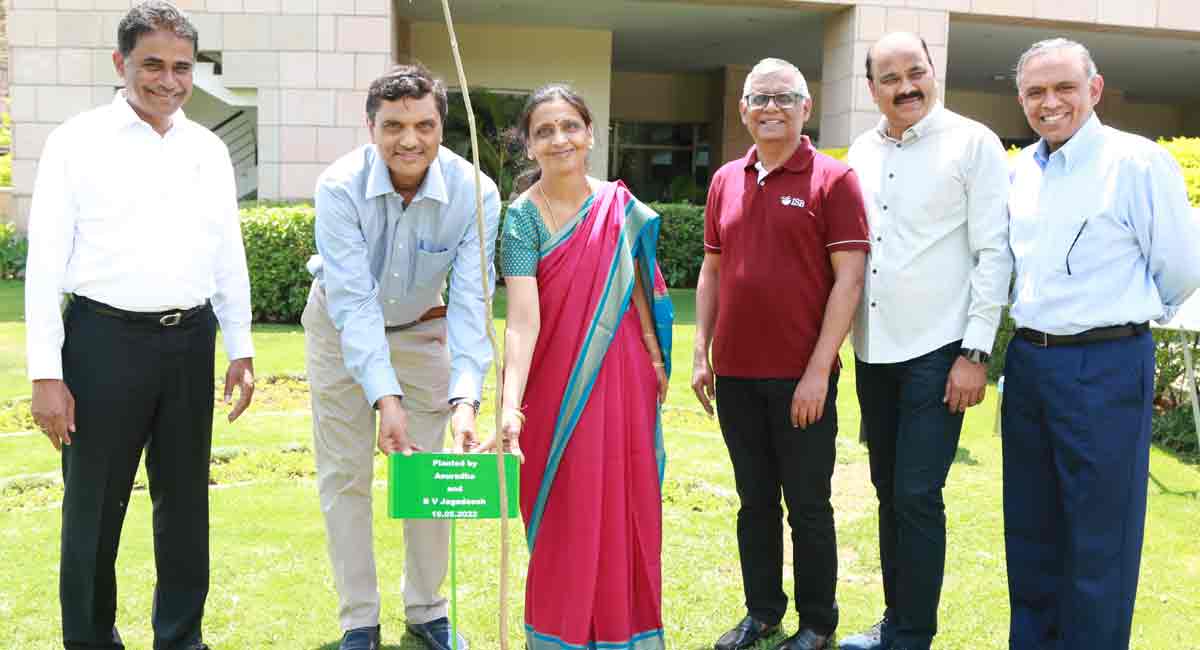 Hyderabad: ISB sets up chair after entrepreneur couple