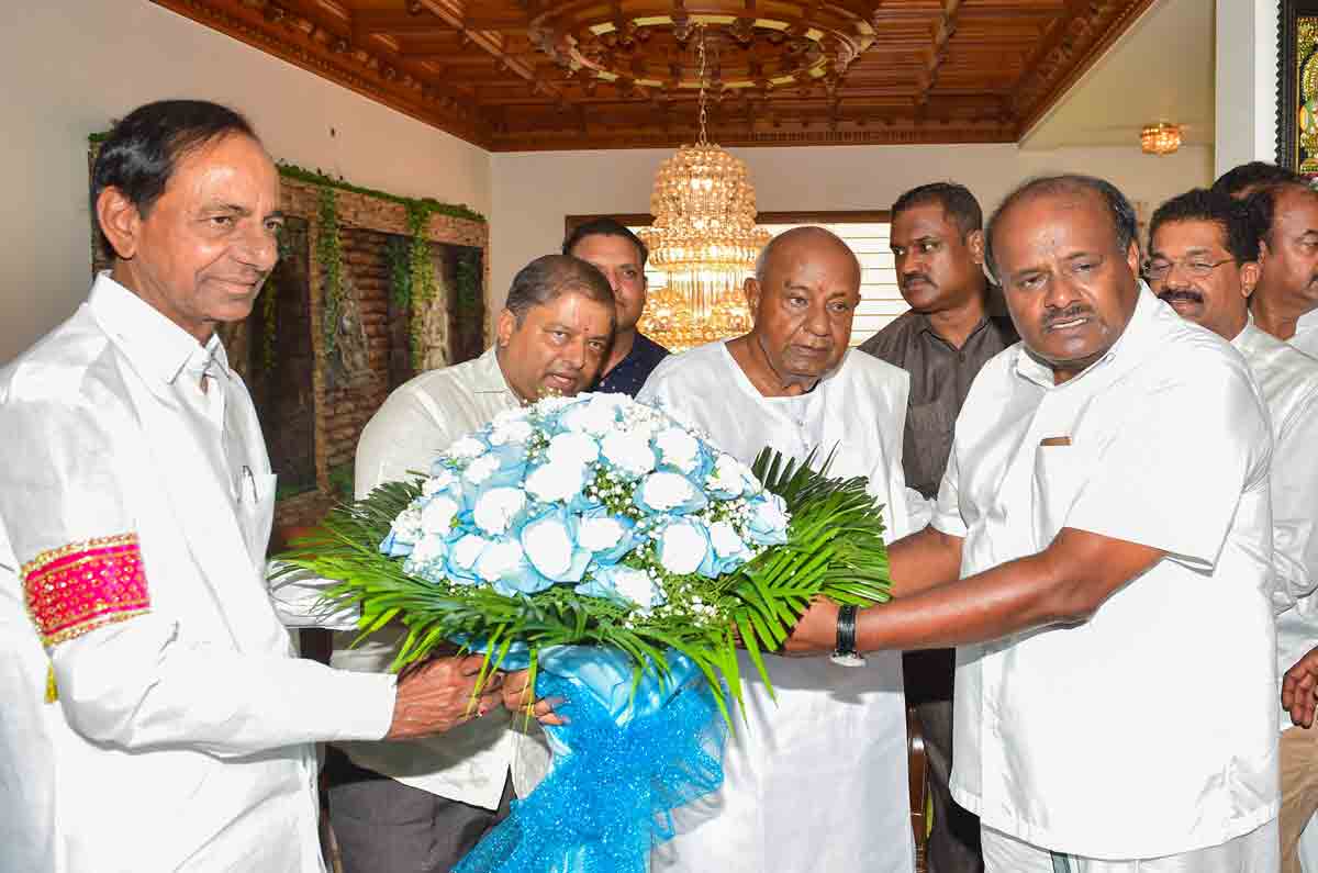 No one can stop the political sensation India will soon witness: KCR